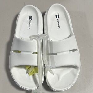New All In Motion Women’s Nox Eva Slides - Size 10